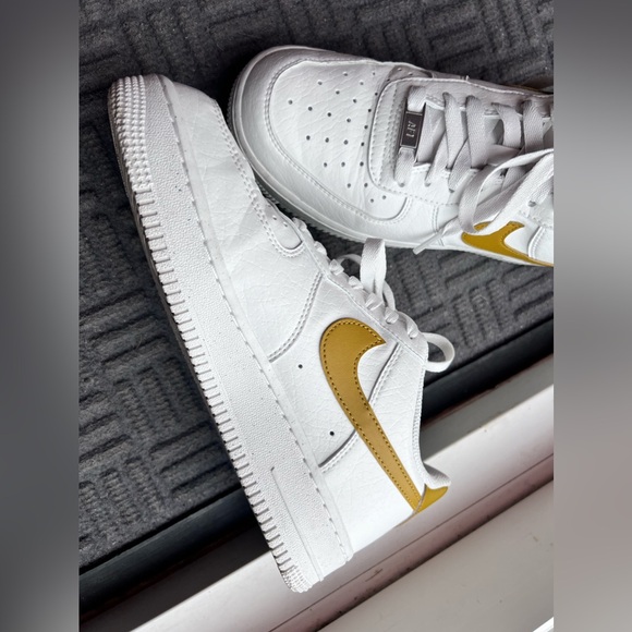 Nike Airforce US 7 wmns - Picture 2 of 5